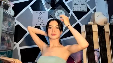 Violet online show from May 5, 2:53 pm