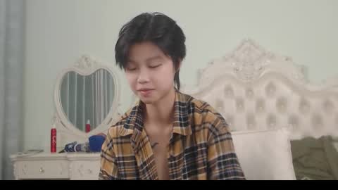 joycekay online show from October 31, 8:35 pm