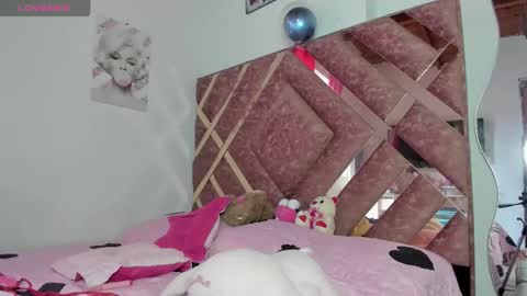 Juanita online show from March 10, 8:24 pm