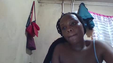 juice_petite3 online show from March 12, 11:01 pm