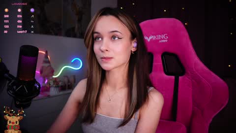 Snapshot of juicy___angel chatting on December 11, 5:47 pm Angelina online show from December 11, 5:47 pm
