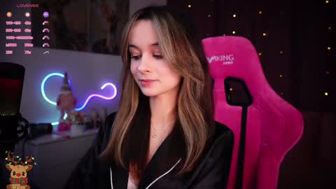 Snapshot of juicy___angel chatting on December 9, 6:57 pm Angelina online show from December 9, 6:57 pm