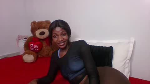 juicy_lil_cutie online show from April 24, 1:41 am