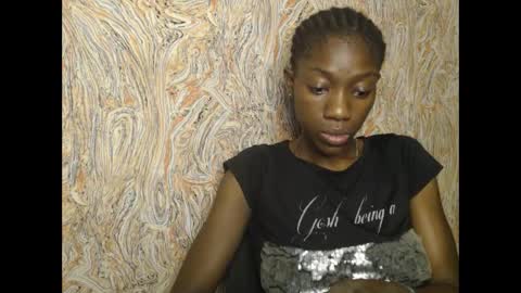 queen online show from February 19, 5:49 am