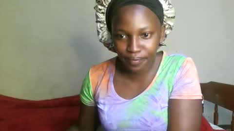Snapshot of juicyicequeen chatting on October 12, 7:44 am juicyicequeen online show from October 12, 7:44 am