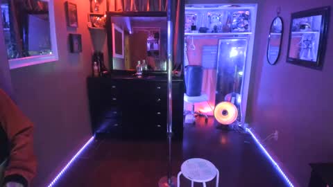 Snapshot of juicyjayxxx69 chatting on February 8, 2:26 am juicyjayxxx69 online show from February 8, 2:26 am