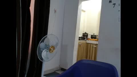 juicyxpink online show from October 24, 8:21 am