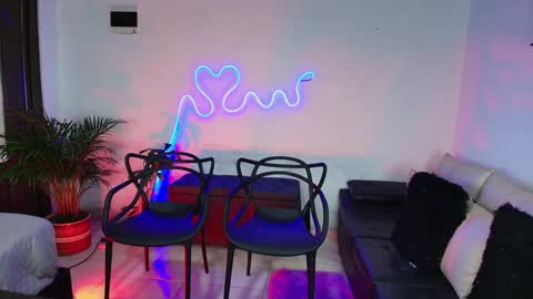 Jules and Gia online show from January 23, 12:30 pm