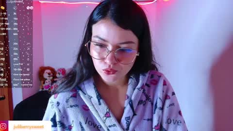 Juliana online show from April 5, 3:05 am