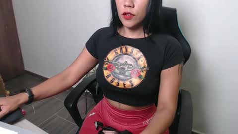 Snapshot of juli_love11 chatting on February 25, 11:04 pm JULIETA online show from February 25, 11:04 pm
