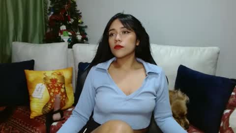 Snapshot of juli_love11 chatting on December 9, 11:03 pm JULIETA online show from December 9, 11:03 pm