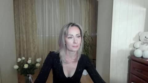 Snapshot of julia__cherry_ chatting on February 12, 11:29 am julia__cherry_ online show from February 12, 11:29 am