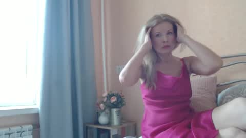 julia_giulia online show from February 26, 12:27 pm