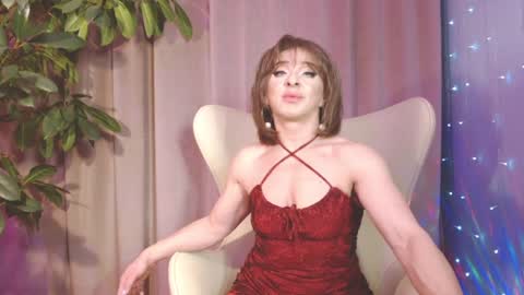 Snapshot of julia_renard chatting on December 14, 5:47 pm Julia online show from December 14, 5:47 pm