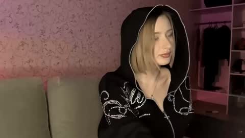 Kate online show from March 15, 4:53 pm