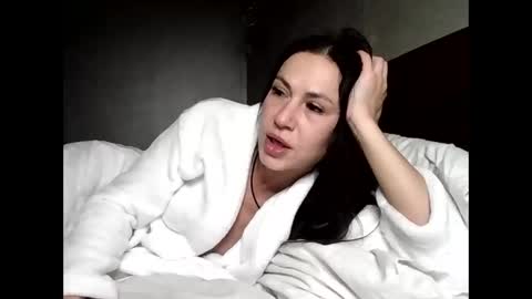 julianagold1 online show from December 22, 11:30 pm