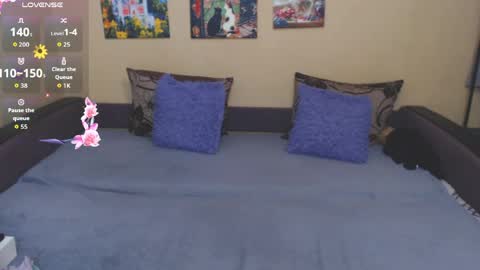 Jul online show from April 9, 3:06 pm