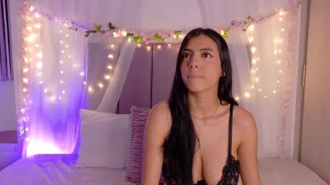 Juliet Bennet online show from December 16, 3:01 am