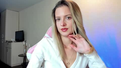 Julie online show from October 2, 3:28 pm