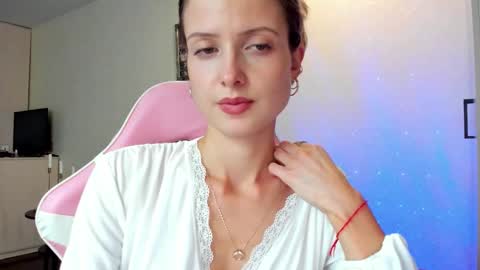 Julie online show from September 30, 6:02 pm