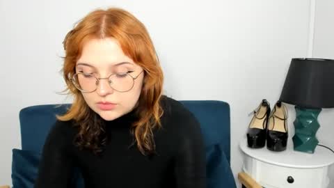 juliegentle online show from July 22, 4:19 pm