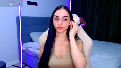 juliet_lu online show from March 20, 6:35 pm