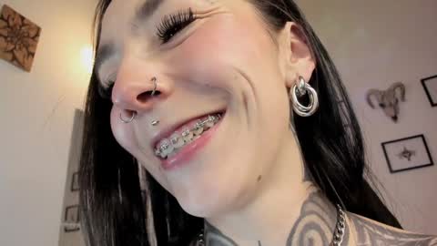 juliet_sourire online show from January 19, 1:21 am