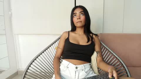 Juli online show from January 5, 7:28 pm