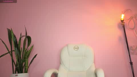 Snapshot of julietaa_miller chatting on September 28, 3:17 pm Julieta online show from September 28, 3:17 pm