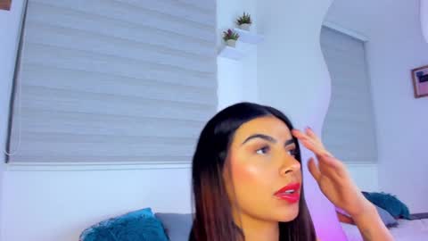 Julieth Gomez online show from January 23, 1:51 am