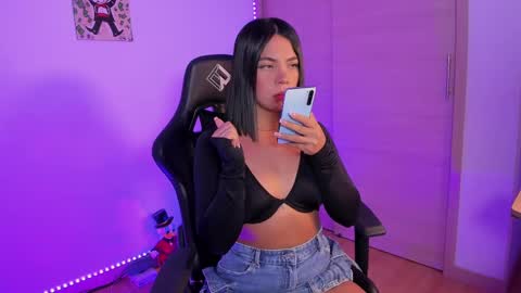 Julieta  online show from March 4, 9:40 am