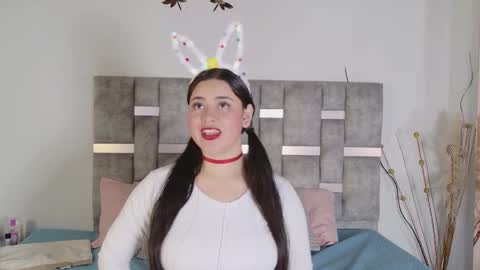 julietatorres_ online show from November 6, 4:18 am