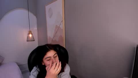 Julieth  online show from December 1, 7:38 pm