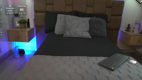 julieth_rojas online show from April 7, 4:47 am