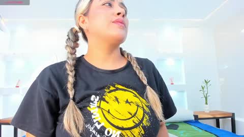 Snapshot of julietha_taylor chatting on January 7, 2:42 am Julietha online show from January 7, 2:42 am