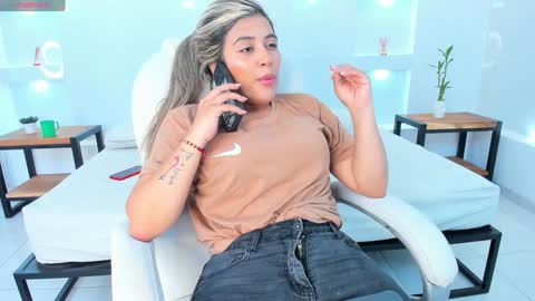 Snapshot of julietha_taylor chatting on January 15, 2:38 am Julietha online show from January 15, 2:38 am