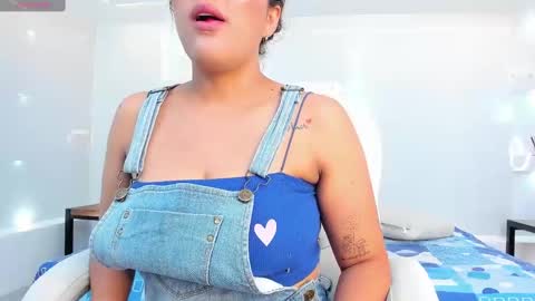 Snapshot of julietha_taylor chatting on March 4, 2:27 am Julietha online show from March 4, 2:27 am