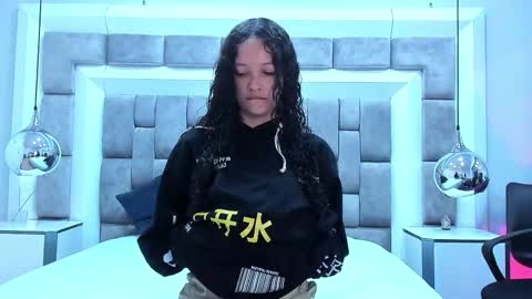 Hi guys It is a pleasure to have you here I am Julieta  online show from September 20, 12:25 pm