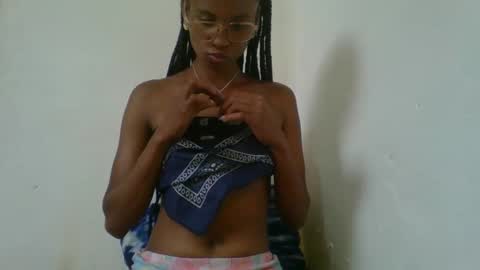 Snapshot of juliexexy chatting on February 5, 5:41 am juliexexy online show from February 5, 5:41 am