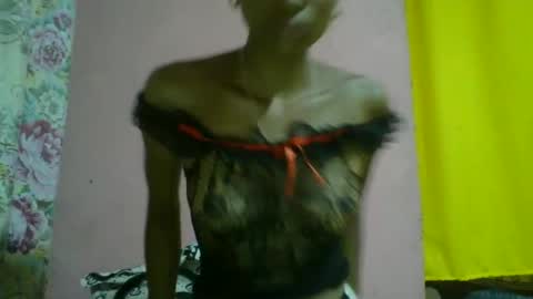 Snapshot of juliexexy chatting on January 15, 6:19 pm juliexexy online show from January 15, 6:19 pm