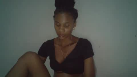 Snapshot of juliexexy chatting on February 12, 4:33 pm juliexexy online show from February 12, 4:33 pm