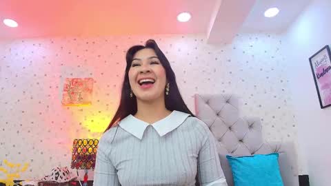 Julieta Reyes   online show from January 13, 11:58 am