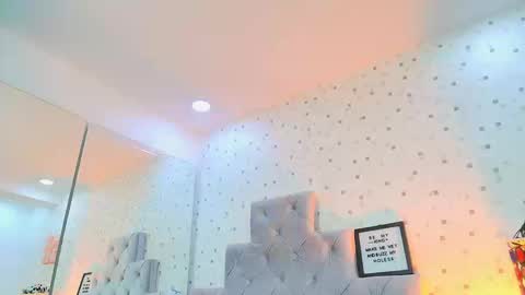 Julieta Reyes   online show from September 27, 2:46 pm