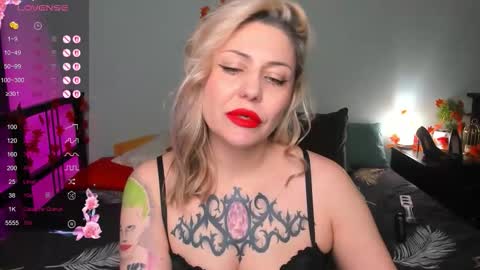 Jully online show from November 5, 2:39 am