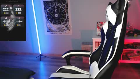 Baroness Von Cringe online show from January 17, 6:44 pm