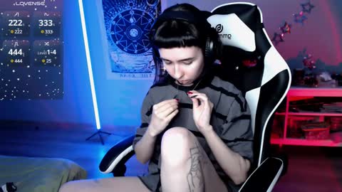 Baroness Von Cringe online show from January 5, 7:39 pm