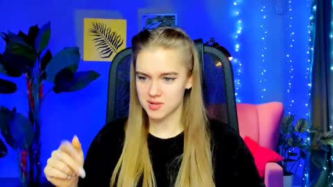 junewoods online show from January 13, 8:40 am