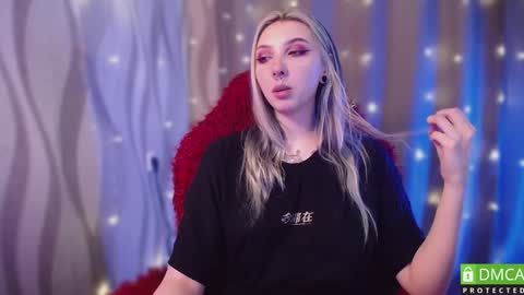 justmeowgirl online show from January 29, 5:40 am