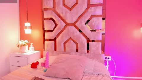 Mia online show from April 18, 2:36 am