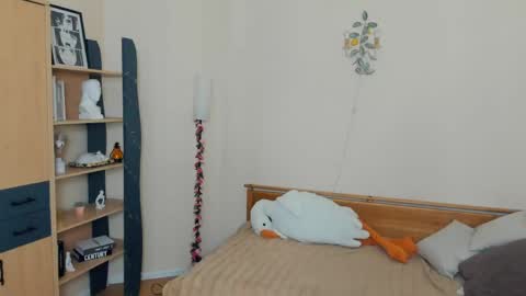 Alice online show from May 6, 7:34 am